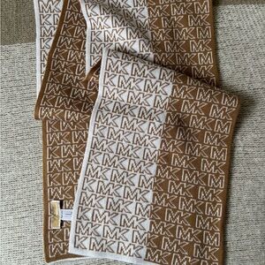 MICHAEL Michael Kors Brown & White Knit Scarf with Logo Detail